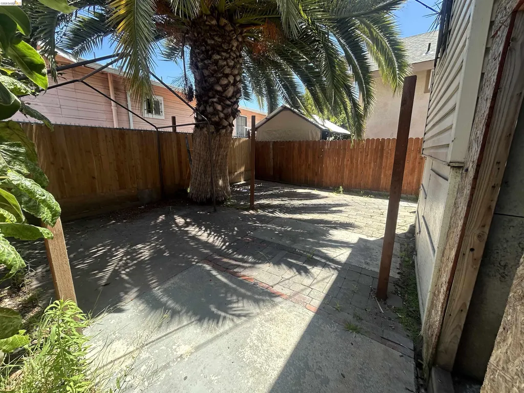 2606 20th Street Oakland CA 94601
