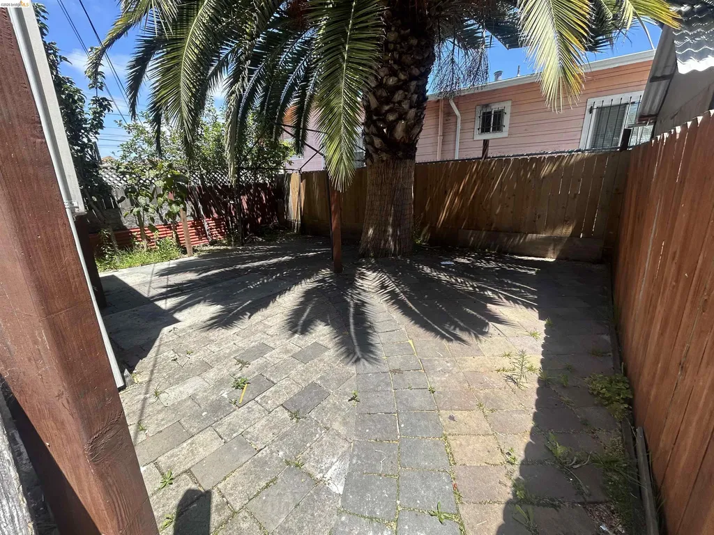 2606 20th Street Oakland CA 94601