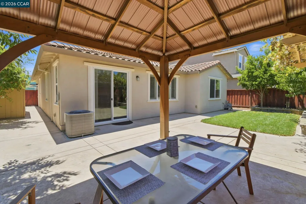 306 Crimson Circle Vacaville CA 95687