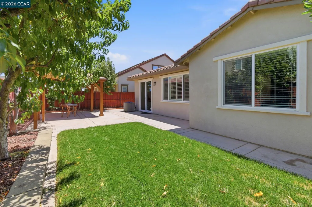 306 Crimson Circle Vacaville CA 95687