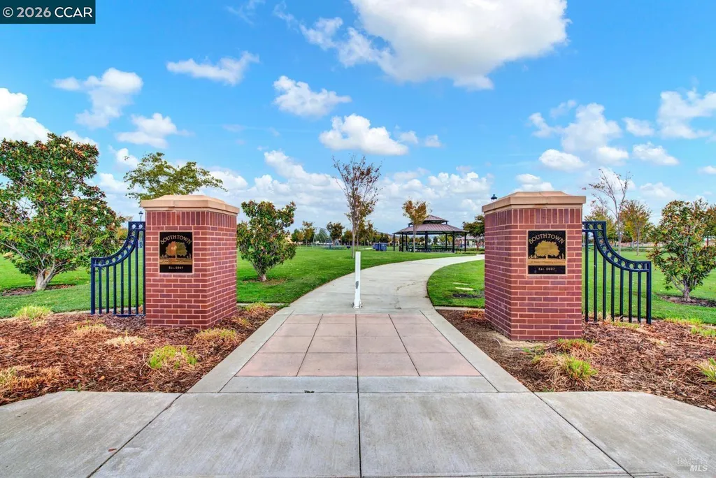 306 Crimson Circle Vacaville CA 95687
