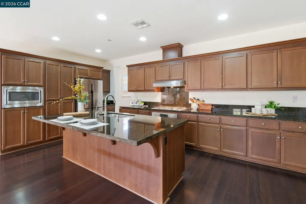 306 Crimson Circle Vacaville CA 95687