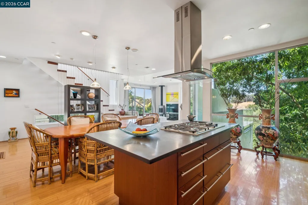 34 Underhill Road Orinda CA 94563