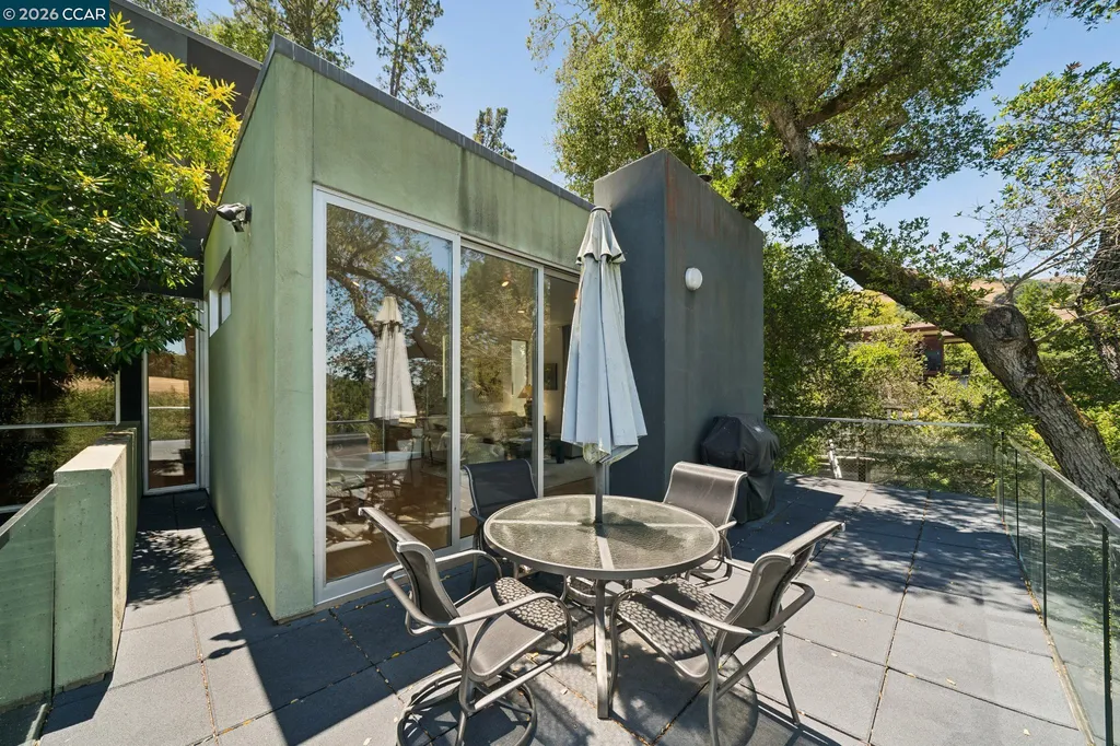 34 Underhill Road Orinda CA 94563
