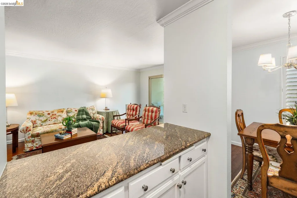 551 Jean Street Oakland CA 94610