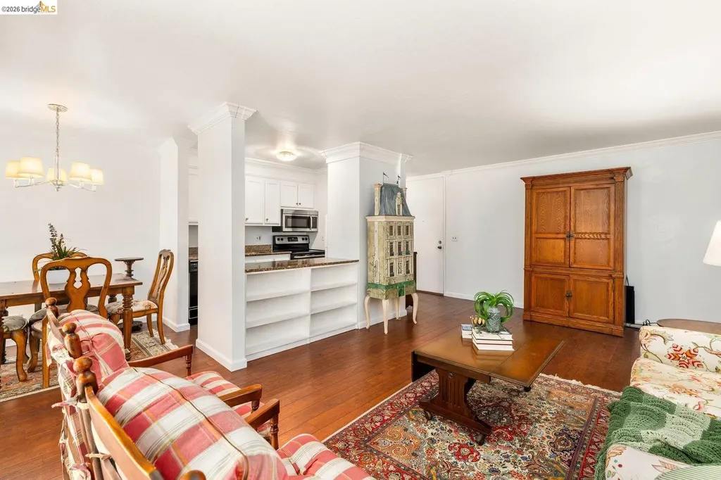 551 Jean Street Oakland CA 94610