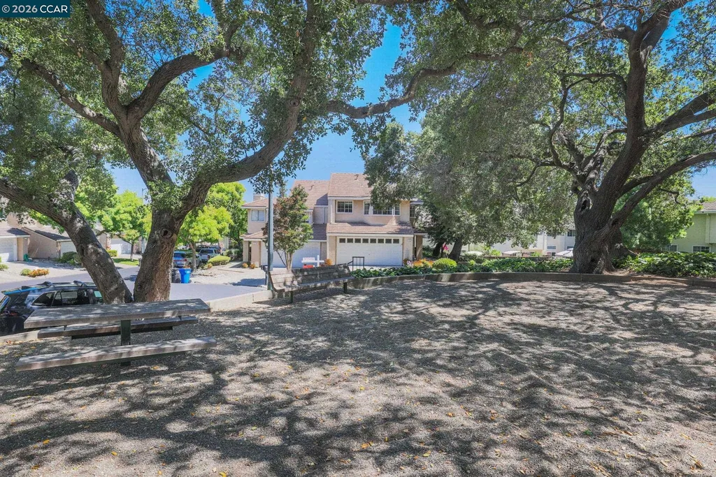 1002 Pinehurst Court Concord CA 94521