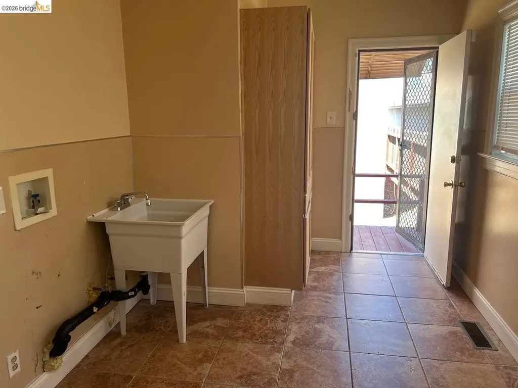 478 11th Street Pittsburg CA 94565