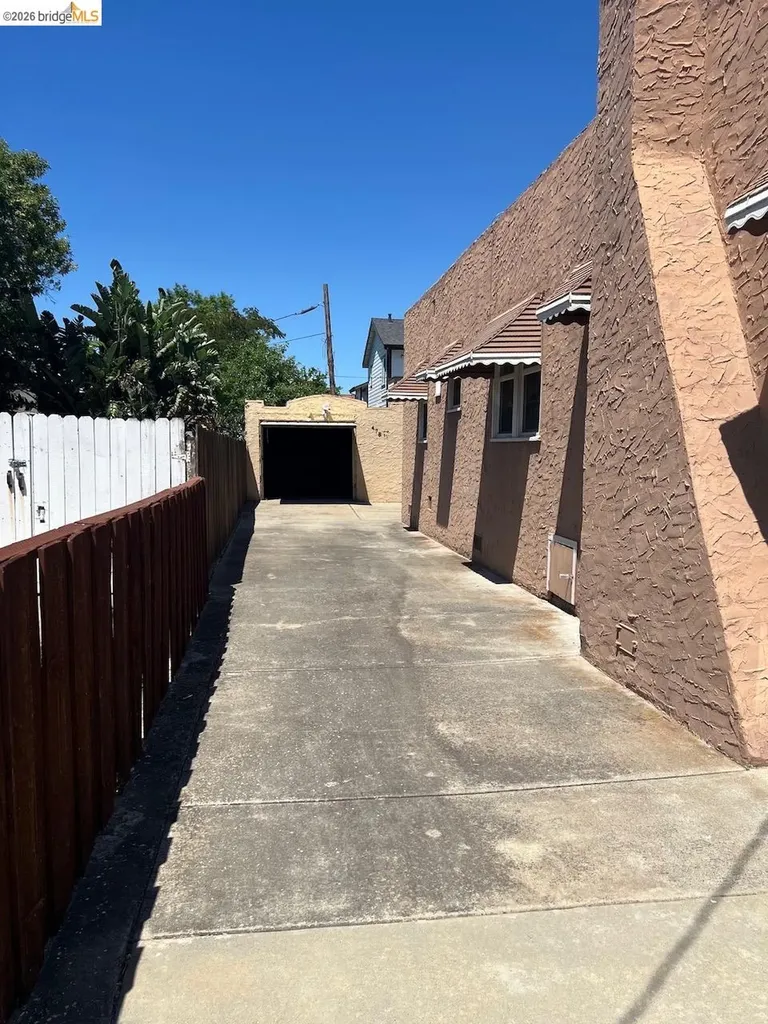 478 11th Street Pittsburg CA 94565