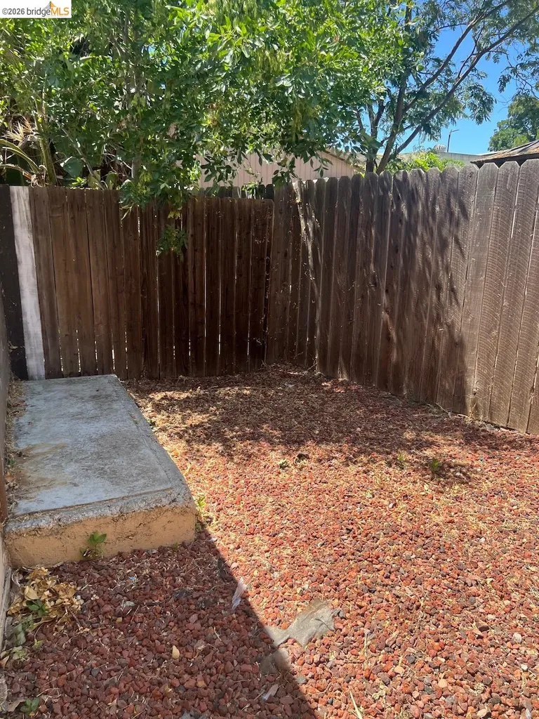 478 11th Street Pittsburg CA 94565