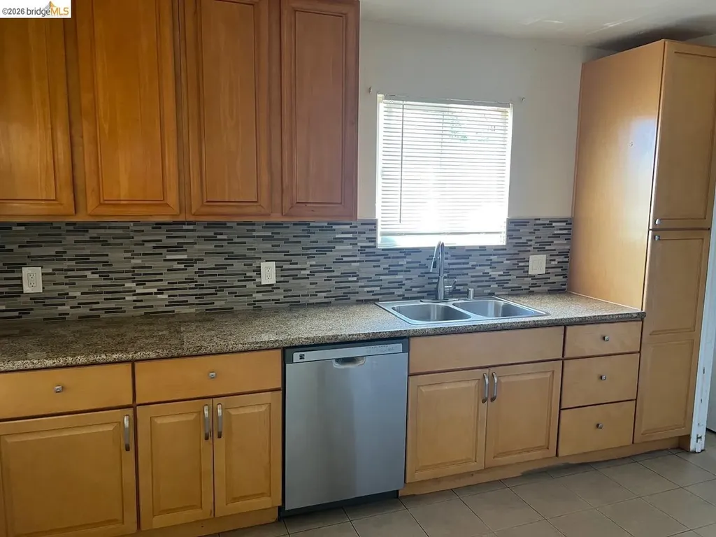 478 11th Street Pittsburg CA 94565