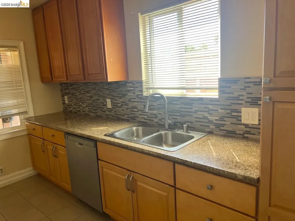 478 11th Street Pittsburg CA 94565