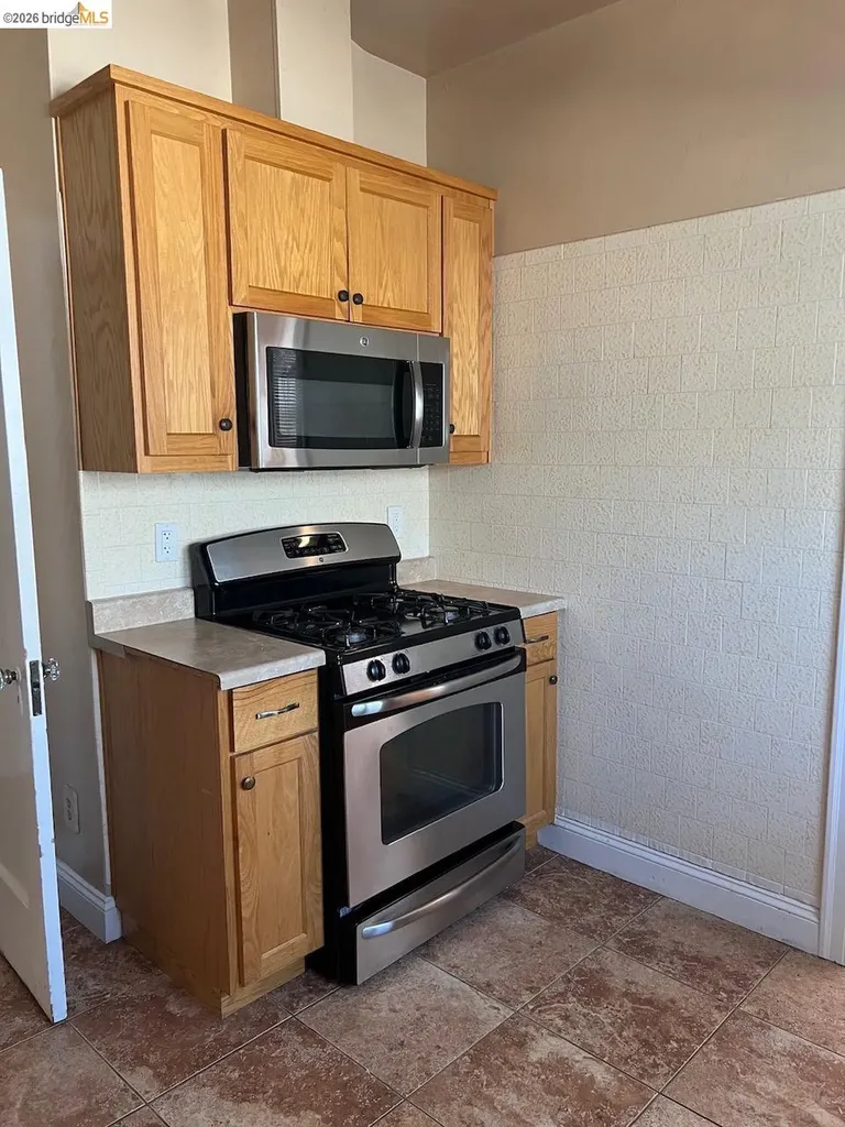 478 11th Street Pittsburg CA 94565