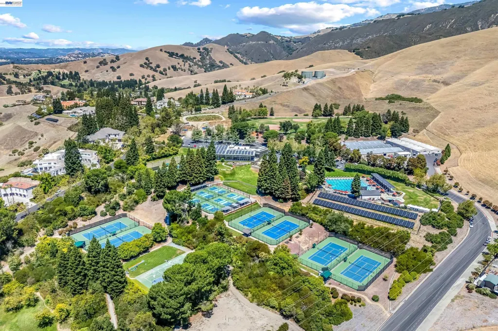 328 Eagle Nest Lane Danville CA 94506