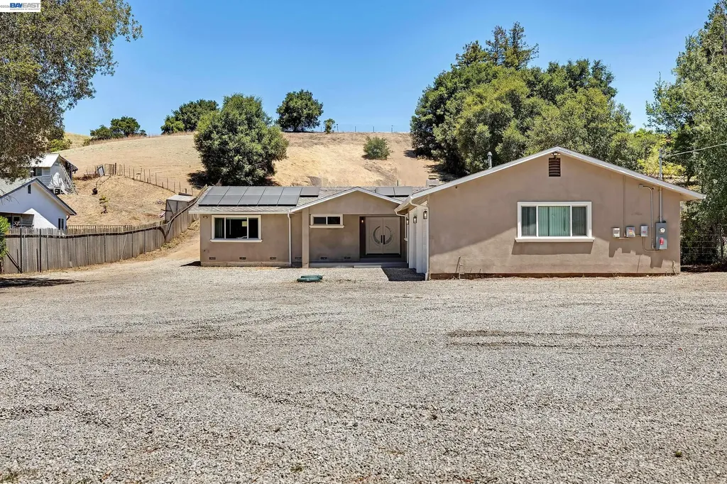 6344 Paloverde Road Castro Valley CA 94552