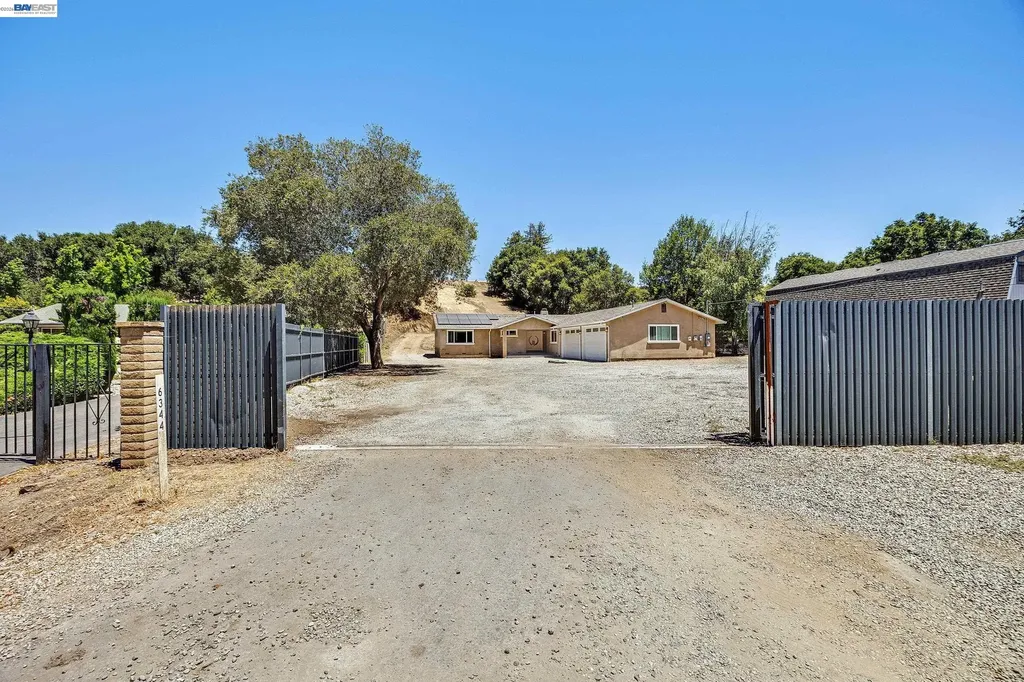 6344 Paloverde Road Castro Valley CA 94552