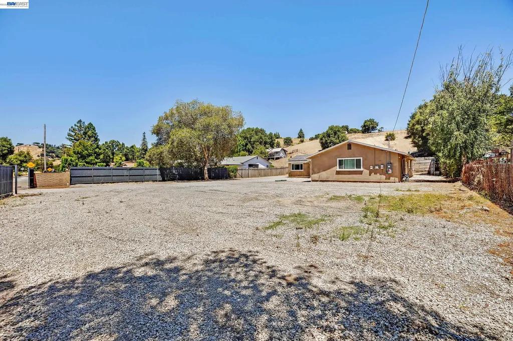 6344 Paloverde Road Castro Valley CA 94552