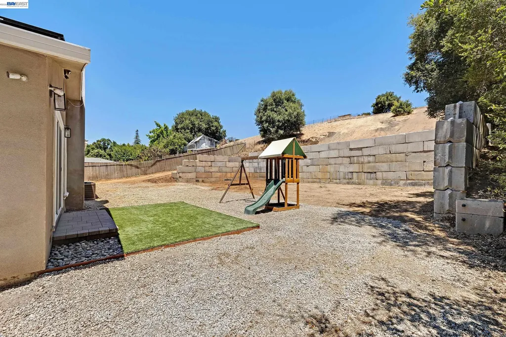 6344 Paloverde Road Castro Valley CA 94552