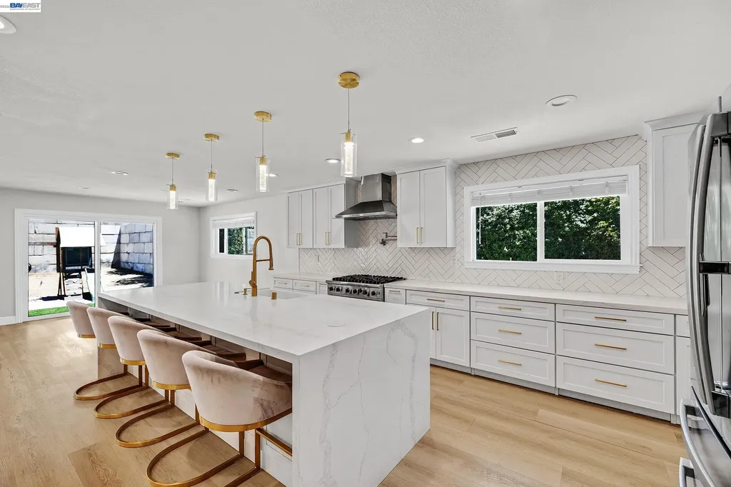 6344 Paloverde Road Castro Valley CA 94552