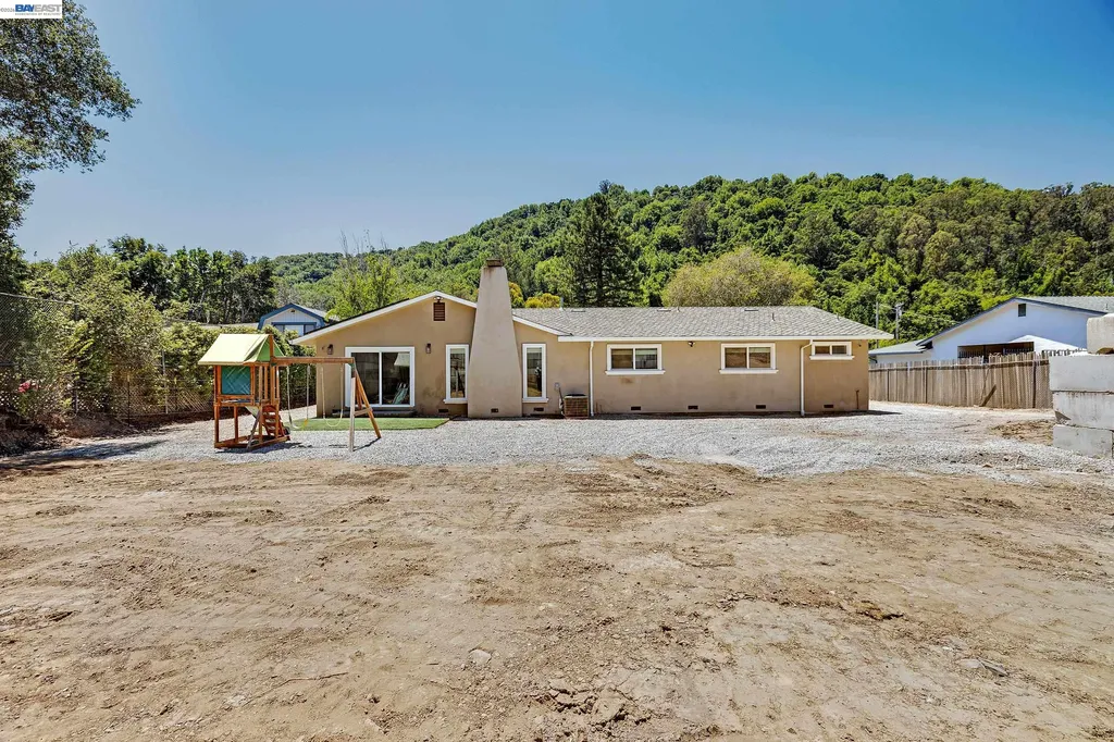 6344 Paloverde Road Castro Valley CA 94552