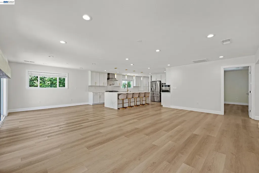 6344 Paloverde Road Castro Valley CA 94552