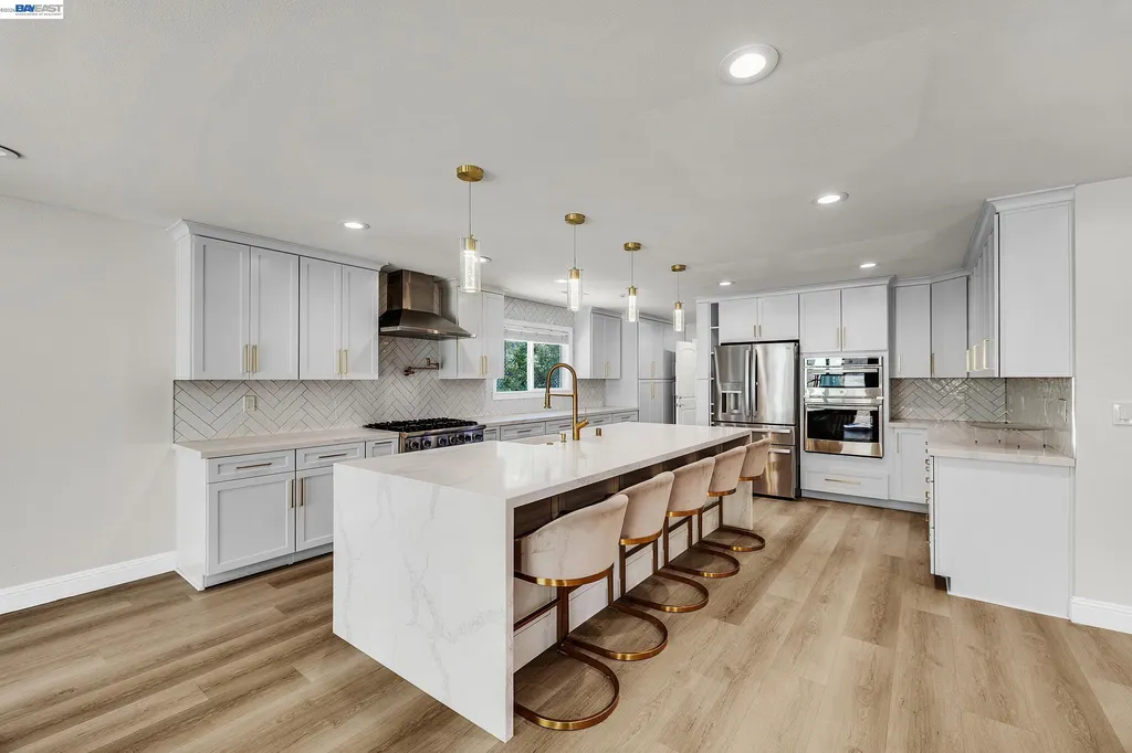 6344 Paloverde Road Castro Valley CA 94552