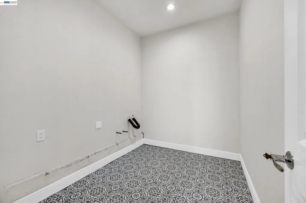 6344 Paloverde Road Castro Valley CA 94552