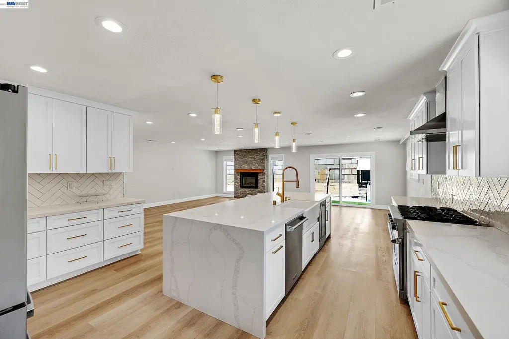 6344 Paloverde Road Castro Valley CA 94552
