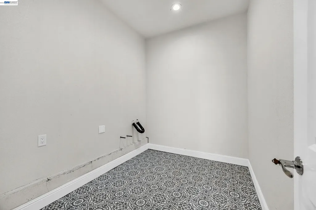 6344 Paloverde Road Castro Valley CA 94552