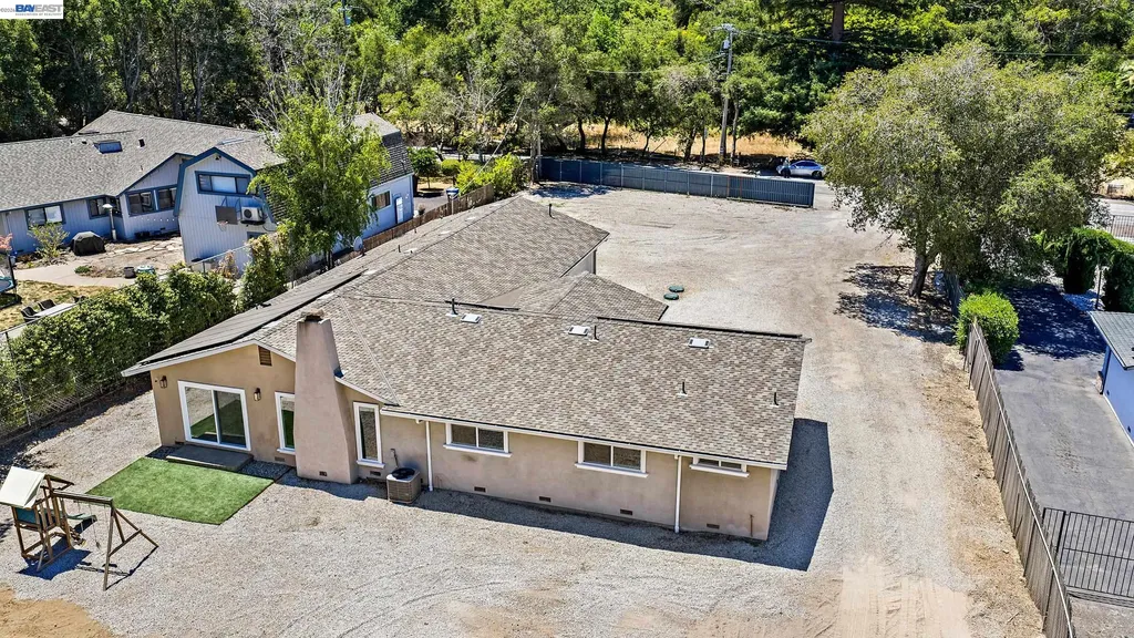 6344 Paloverde Road Castro Valley CA 94552