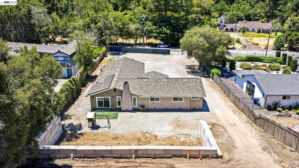 6344 Paloverde Road Castro Valley CA 94552