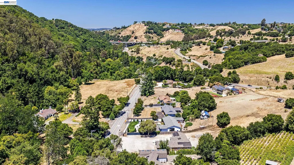6344 Paloverde Road Castro Valley CA 94552