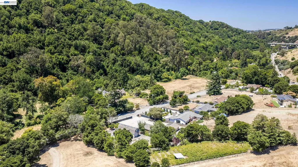6344 Paloverde Road Castro Valley CA 94552