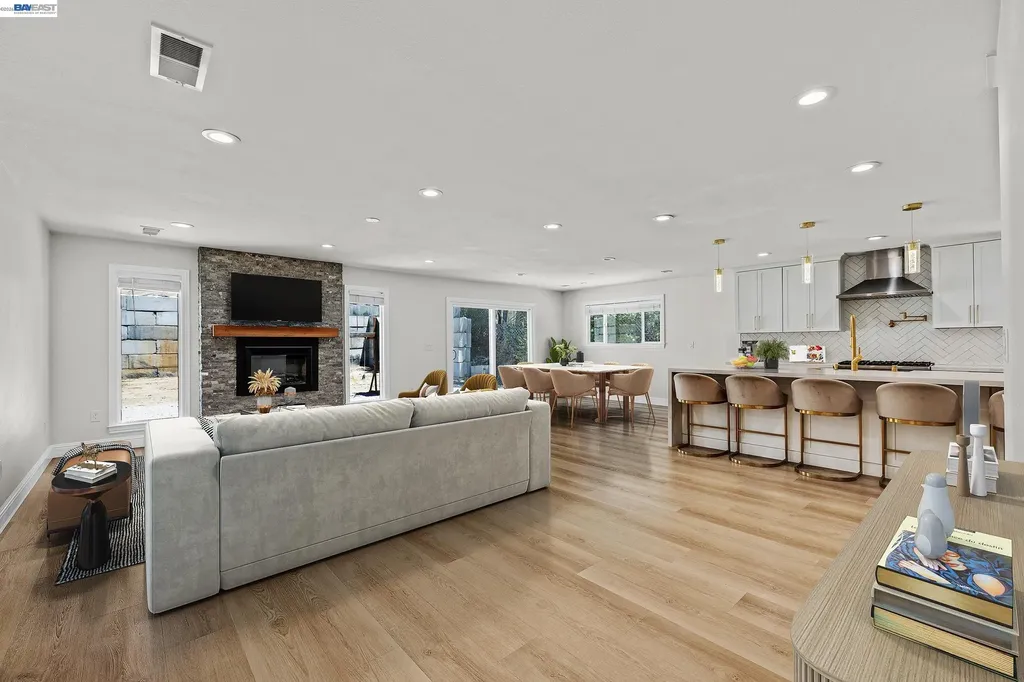 6344 Paloverde Road Castro Valley CA 94552