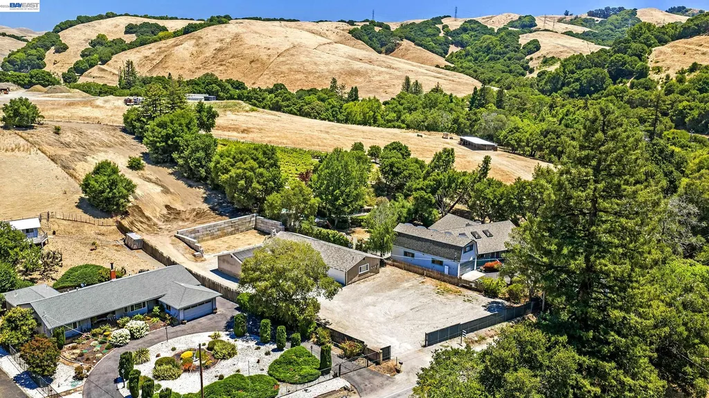 6344 Paloverde Road Castro Valley CA 94552