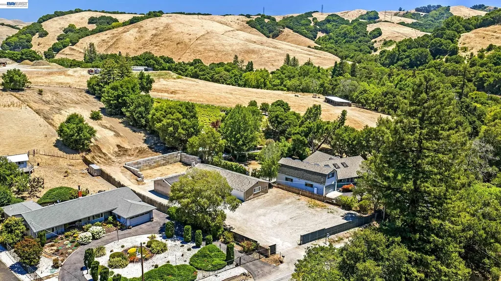 6344 Paloverde Road Castro Valley CA 94552