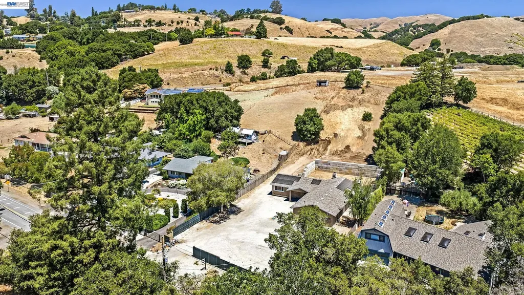 6344 Paloverde Road Castro Valley CA 94552