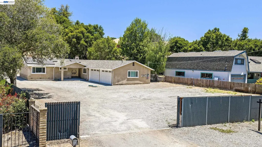 6344 Paloverde Road Castro Valley CA 94552