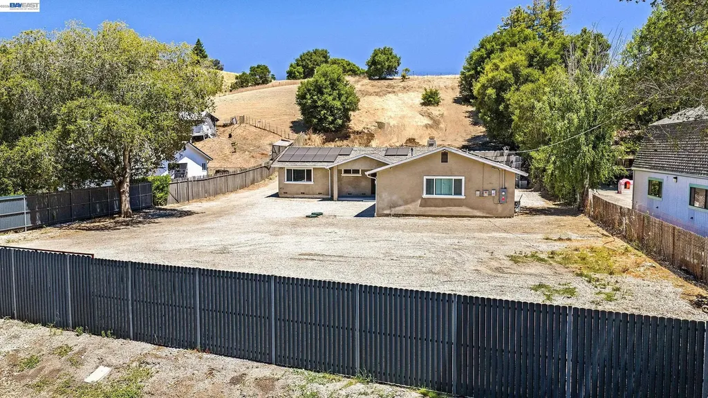 6344 Paloverde Road Castro Valley CA 94552