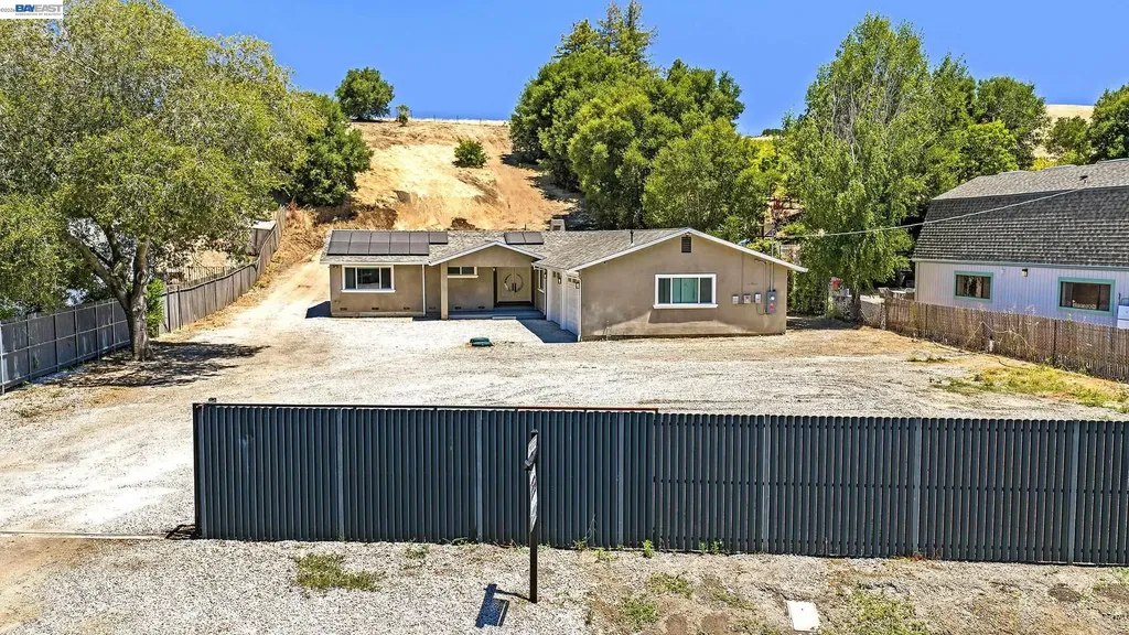 6344 Paloverde Road Castro Valley CA 94552