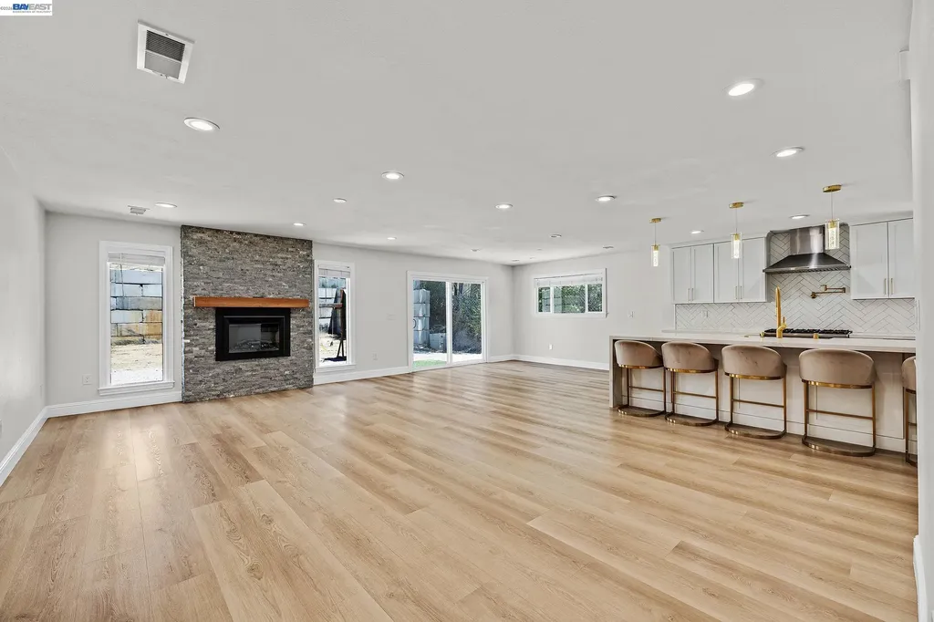 6344 Paloverde Road Castro Valley CA 94552