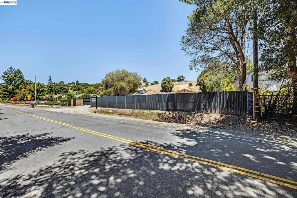 6344 Paloverde Road Castro Valley CA 94552