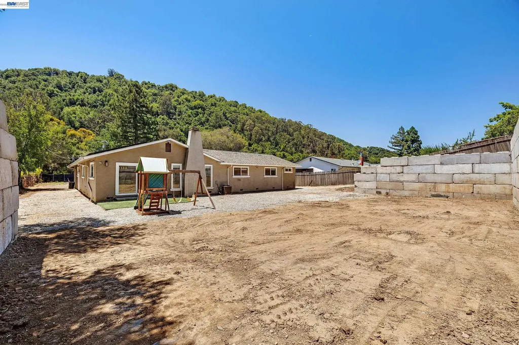 6344 Paloverde Road Castro Valley CA 94552