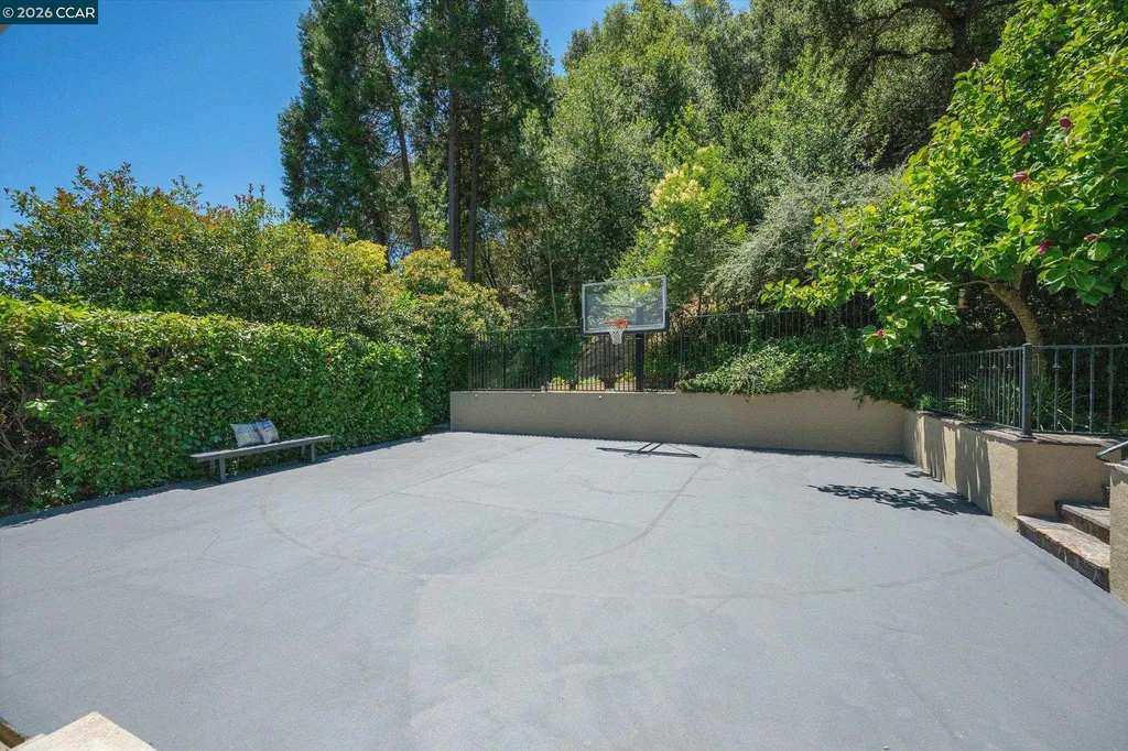 94 Devin Drive Moraga CA 94556