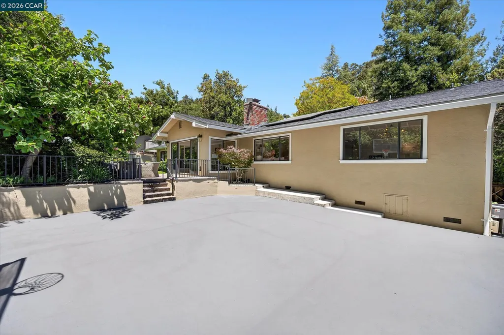 94 Devin Drive Moraga CA 94556