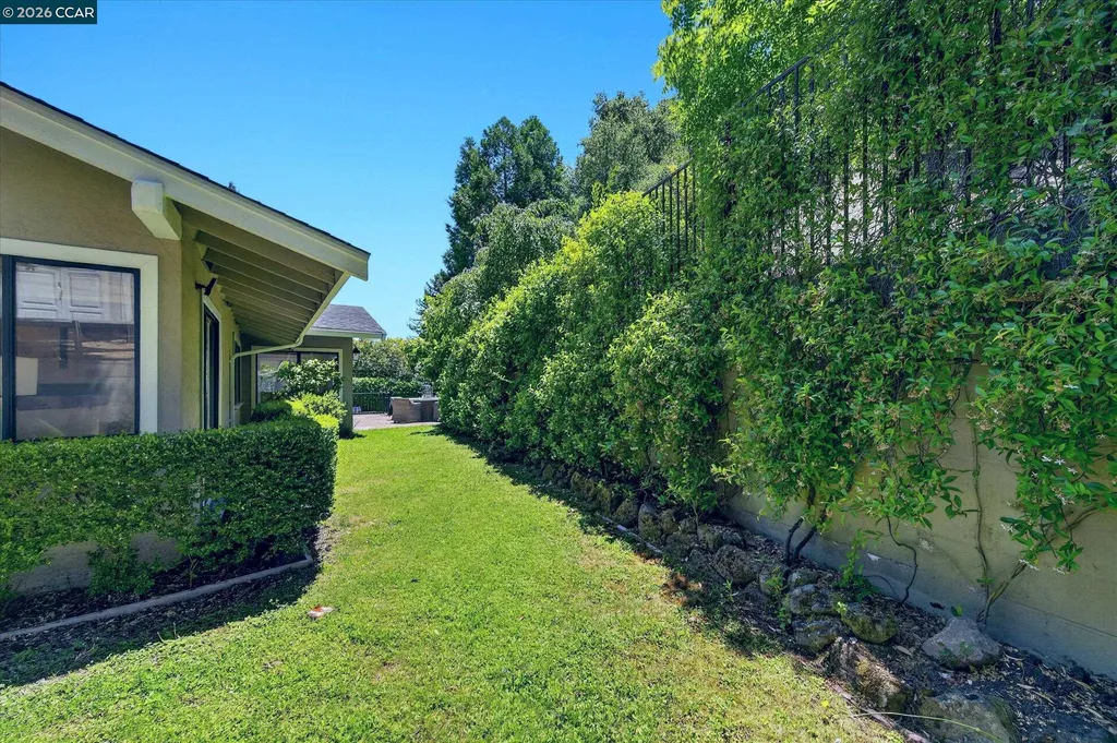 94 Devin Drive Moraga CA 94556