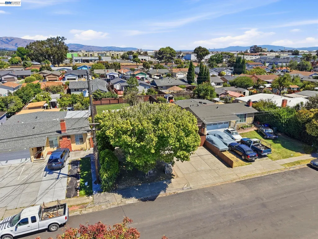 6684 Graham Avenue Newark CA 94560