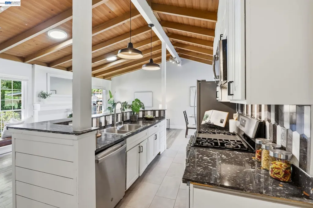 6684 Graham Avenue Newark CA 94560
