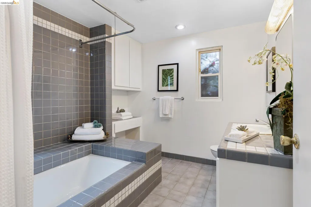 1001 Park Lane Piedmont CA 94610