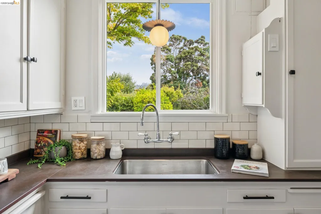 7423 Ward Avenue El Cerrito CA 94530